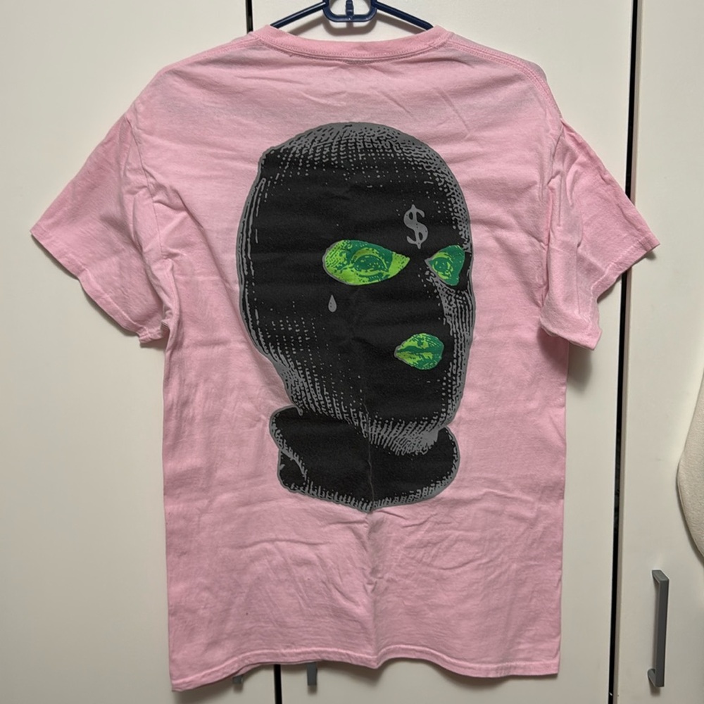 Selling clothes new condition 
Brand - Fashion Nova Men 
Size - Large